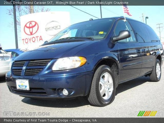 2005 Dodge Grand Caravan SXT in Midnight Blue Pearl