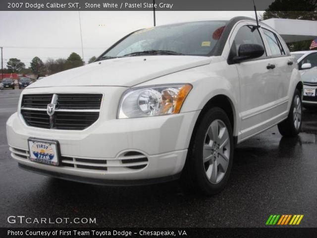 2007 Dodge Caliber SXT in Stone White