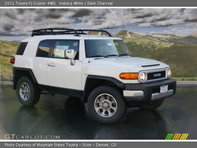 2011 Toyota FJ Cruiser 4WD in Iceberg White