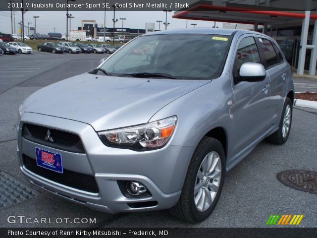 2011 Mitsubishi Outlander Sport SE in Cool Silver Metallic