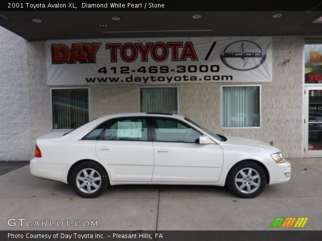 2001 Toyota Avalon XL in Diamond White Pearl