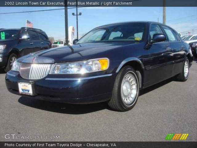 2002 Lincoln Town Car Executive in Pearl Blue Metallic