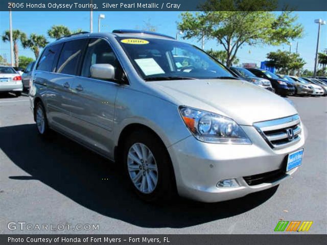 2006 Honda Odyssey Touring in Silver Pearl Metallic