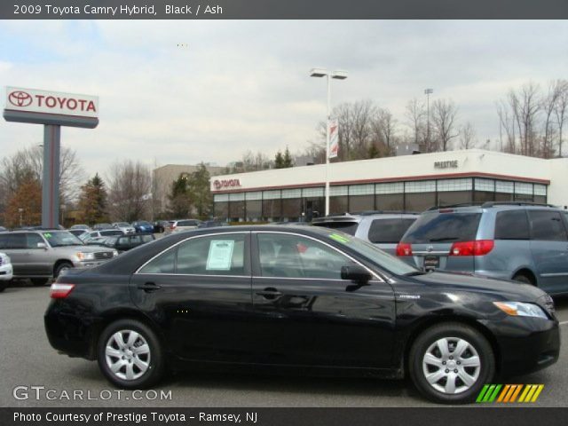2009 Toyota Camry Hybrid in Black