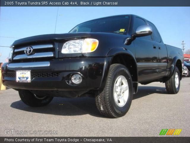 2005 Toyota Tundra SR5 Access Cab 4x4 in Black
