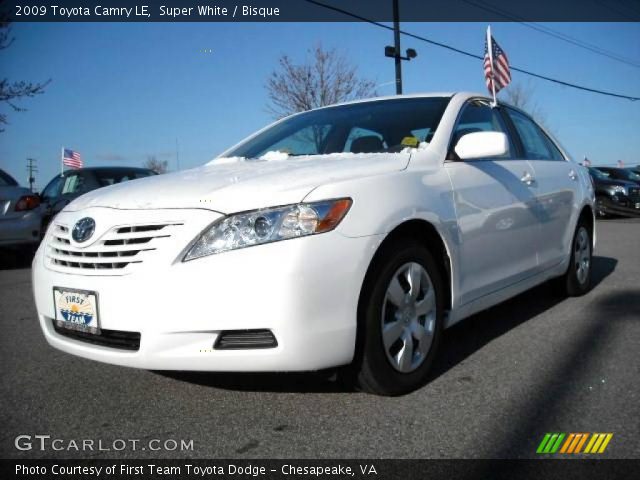 2009 Toyota Camry LE in Super White
