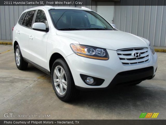 2011 Hyundai Santa Fe SE in Frost White Pearl