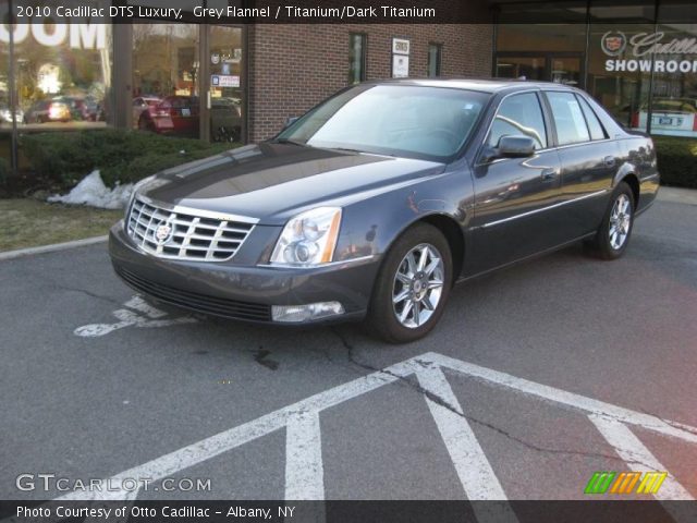 2010 Cadillac DTS Luxury in Grey Flannel