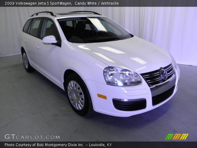 2009 Volkswagen Jetta S SportWagen in Candy White
