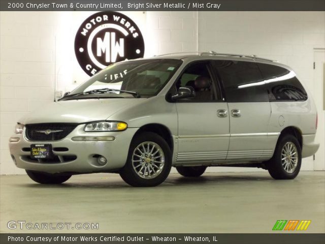 2000 Chrysler Town & Country Limited in Bright Silver Metallic
