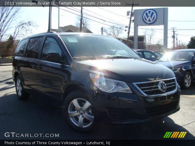 2011 Volkswagen Routan SE in Twilight Gray Metallic
