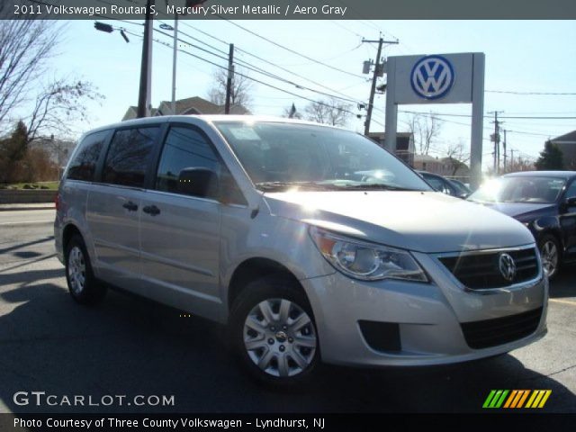 2011 Volkswagen Routan S in Mercury Silver Metallic