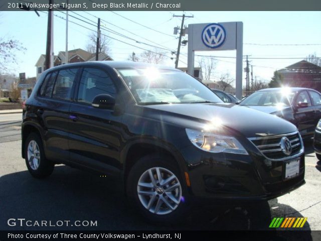 2011 Volkswagen Tiguan S in Deep Black Metallic