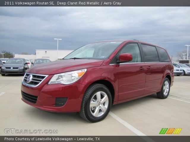 2011 Volkswagen Routan SE in Deep Claret Red Metallic