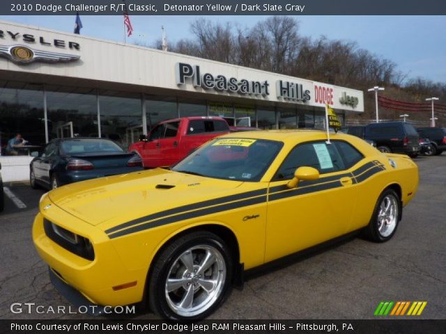 2010 Dodge Challenger R/T Classic in Detonator Yellow
