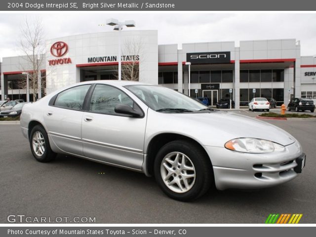 2004 Dodge Intrepid SE in Bright Silver Metallic