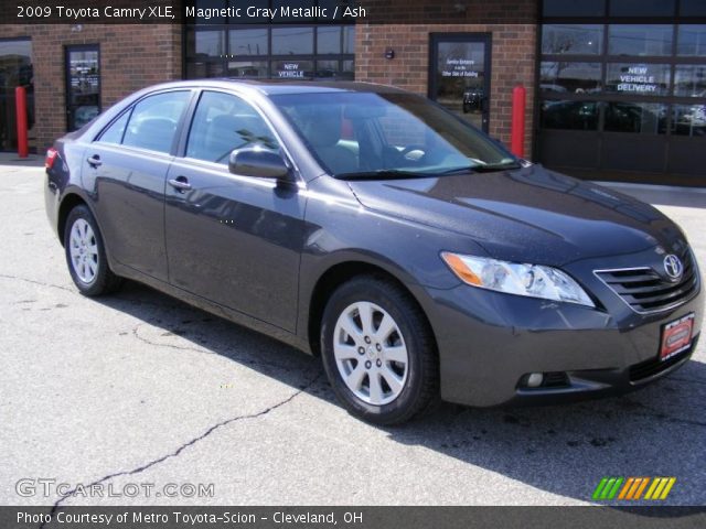 2009 Toyota Camry XLE in Magnetic Gray Metallic