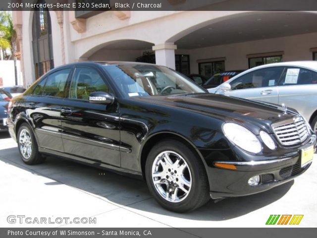 2004 Mercedes-Benz E 320 Sedan in Black