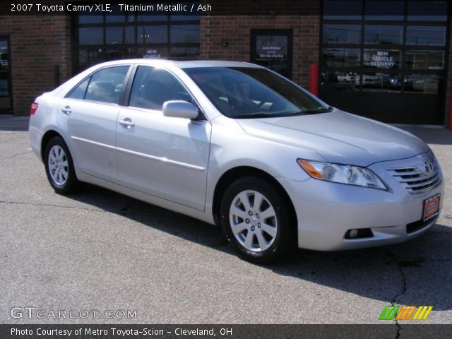 2007 Toyota Camry XLE in Titanium Metallic