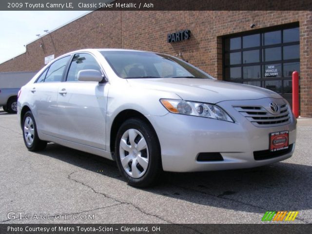 2009 Toyota Camry LE in Classic Silver Metallic