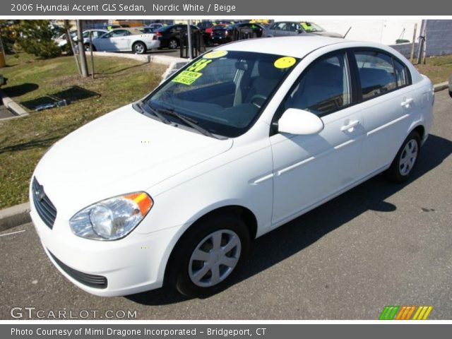 2006 Hyundai Accent GLS Sedan in Nordic White