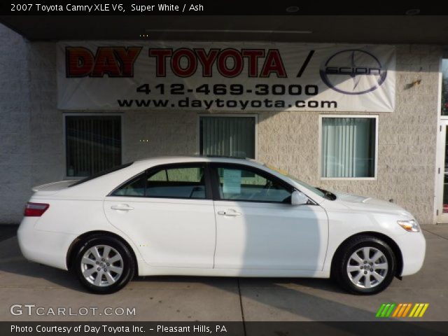 2007 Toyota Camry XLE V6 in Super White