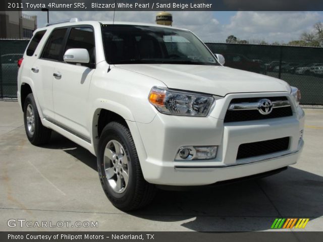 2011 Toyota 4Runner SR5 in Blizzard White Pearl