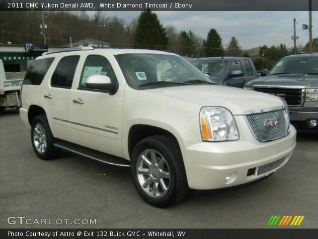 2011 GMC Yukon Denali AWD in White Diamond Tintcoat