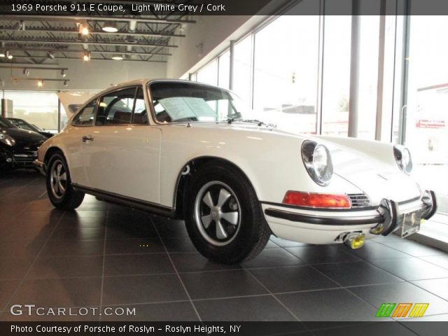 1969 Porsche 911 E Coupe in Light White Grey