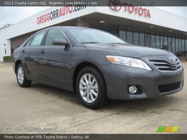 2011 Toyota Camry XLE in Magnetic Gray Metallic