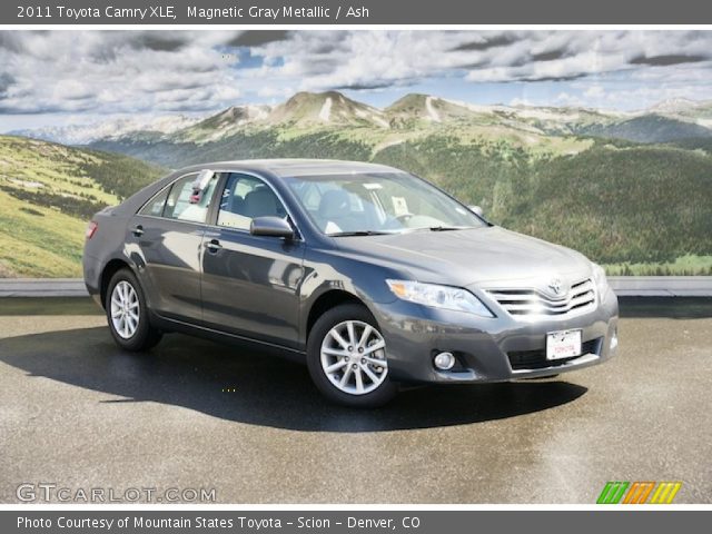 2011 Toyota Camry XLE in Magnetic Gray Metallic