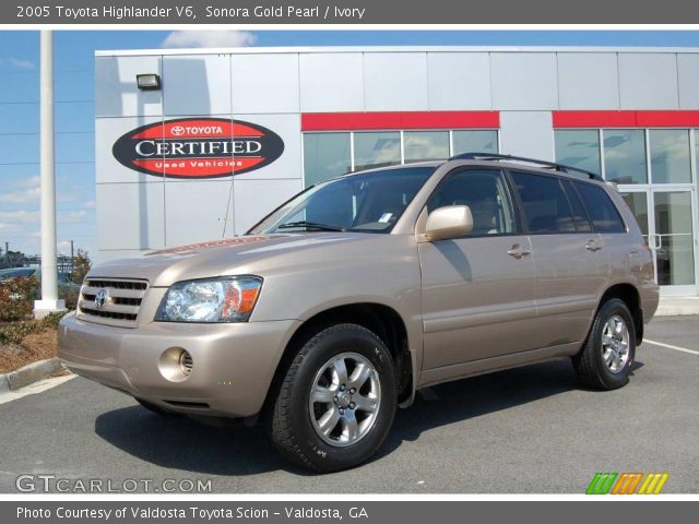 2005 Toyota Highlander V6 in Sonora Gold Pearl