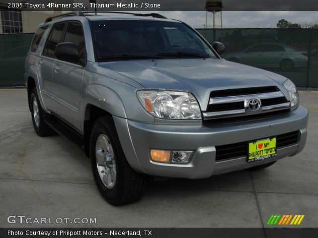 2005 Toyota 4Runner SR5 in Titanium Metallic
