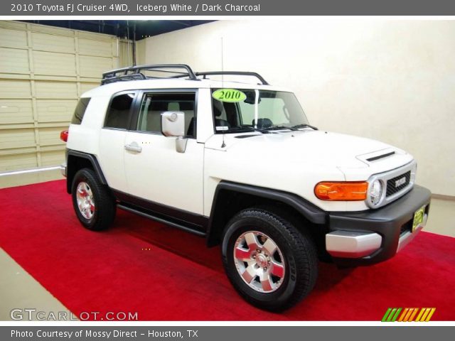 2010 Toyota FJ Cruiser 4WD in Iceberg White