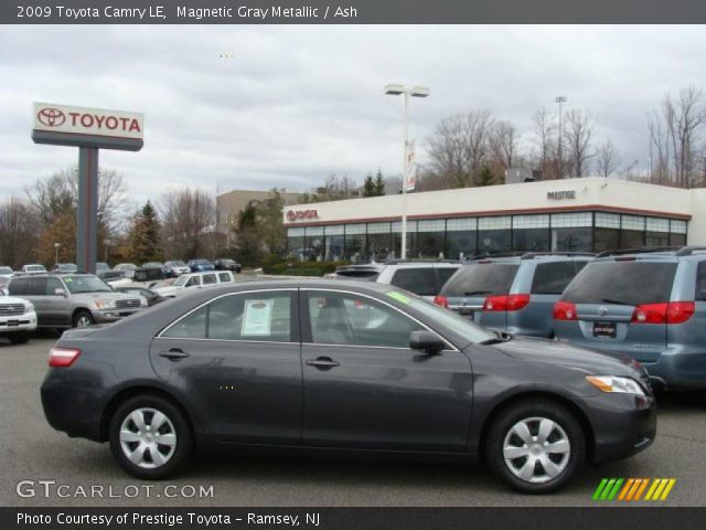 2009 Toyota Camry LE in Magnetic Gray Metallic