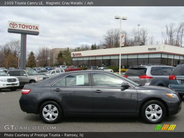 2009 Toyota Camry LE in Magnetic Gray Metallic
