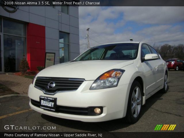 2008 Nissan Altima 3.5 SE in Winter Frost Pearl