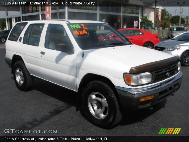1999 Nissan Pathfinder XE 4x4 in Cloud White