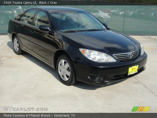 2005 Toyota Camry LE in Black