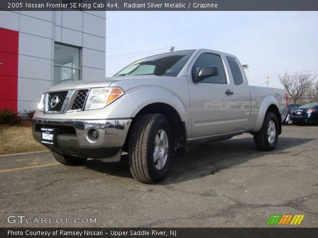 2005 Nissan Frontier SE King Cab 4x4 in Radiant Silver Metallic
