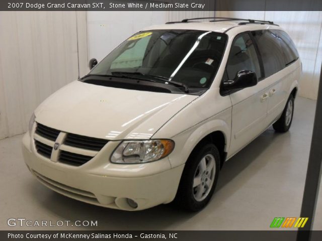 2007 Dodge Grand Caravan SXT in Stone White