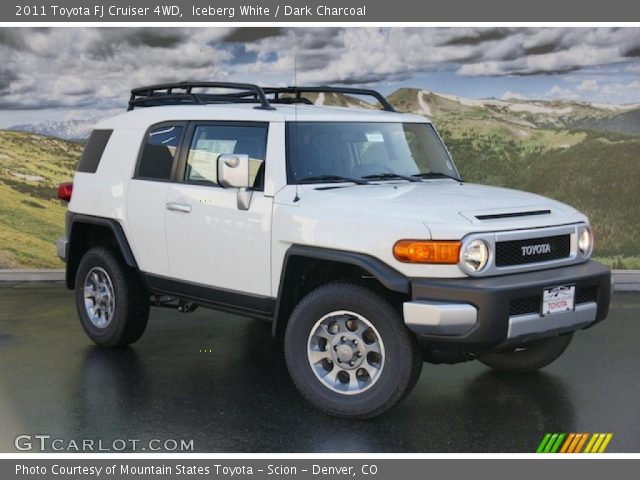 2011 Toyota FJ Cruiser 4WD in Iceberg White