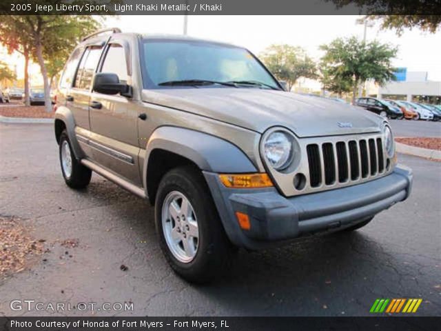 2005 Jeep Liberty Sport in Light Khaki Metallic
