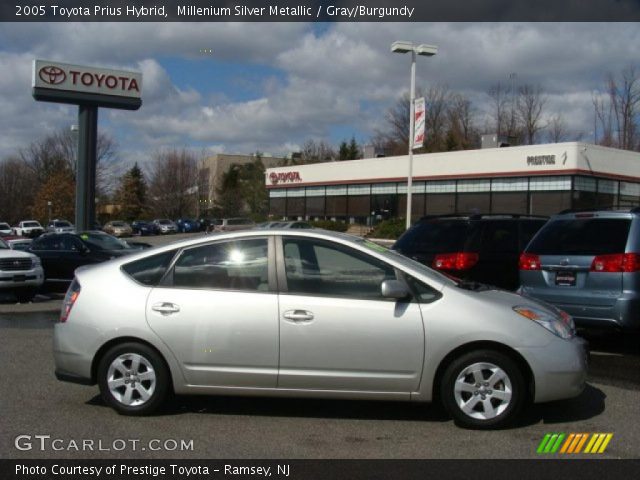 2005 Toyota Prius Hybrid in Millenium Silver Metallic