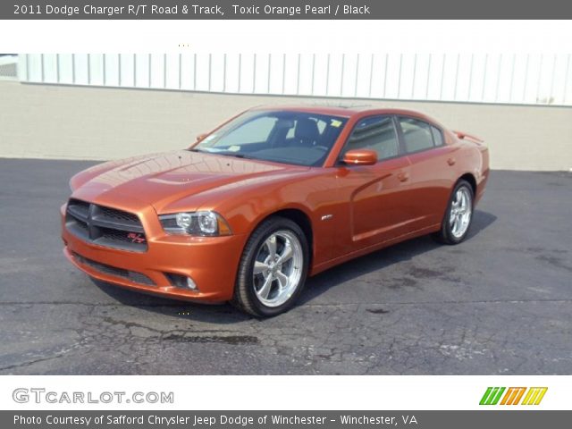 2011 Dodge Charger R/T Road & Track in Toxic Orange Pearl
