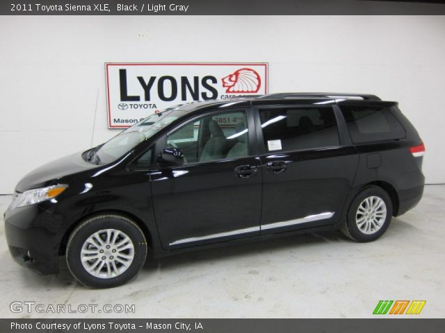2011 Toyota Sienna XLE in Black