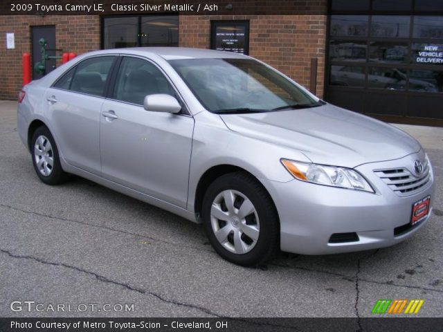 2009 Toyota Camry LE in Classic Silver Metallic