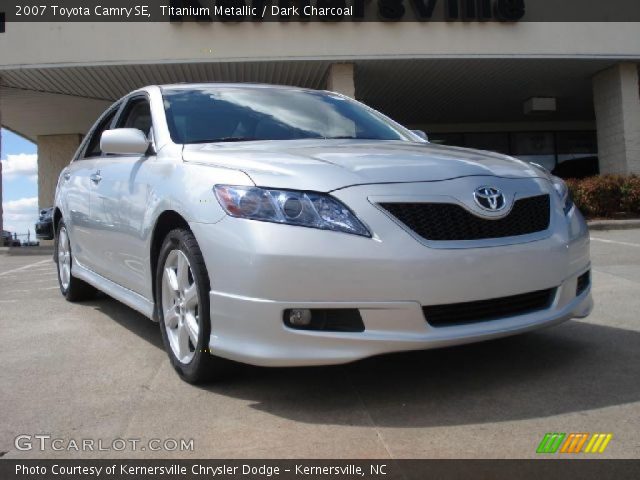 2007 Toyota Camry SE in Titanium Metallic