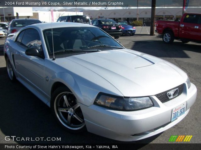2004 Ford Mustang V6 Coupe in Silver Metallic