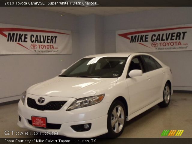 2010 Toyota Camry SE in Super White